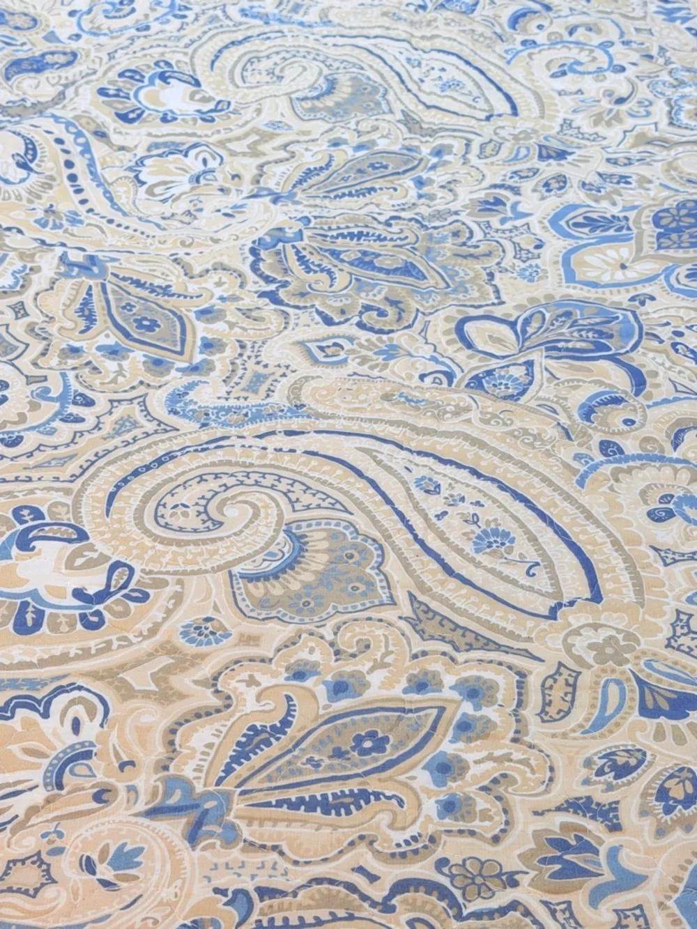 Better Home Gardens cream/blue paisley bedspread set